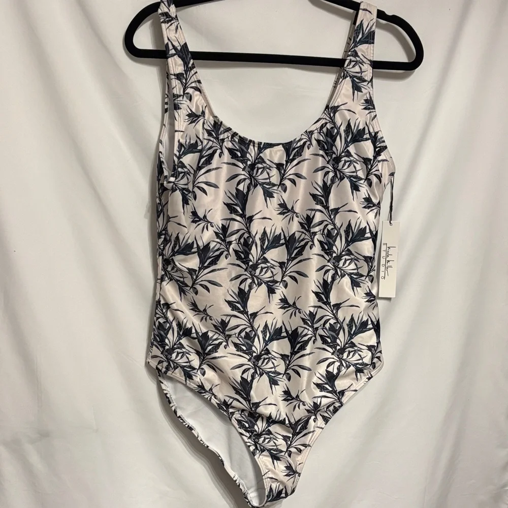 Nicole Miller Resortwear Leaf Pattern Women's One Piece Swimsuit SZ 1X NWT